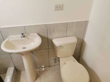 Casa esquinera de venta en la Urbanización Durán City, 3 dormitorios.