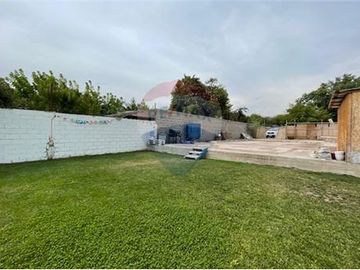 Gran terreno en La Reina 700 mts con piscina