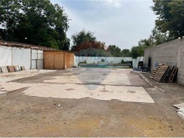 Gran terreno en La Reina 700 mts con piscina