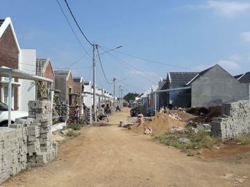 Rumah cantik mewah nuansa villa sejuk asri di Ngamprah dkt TOL