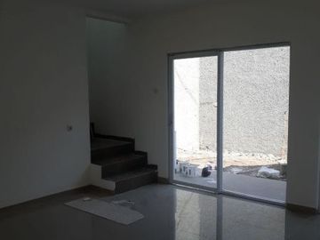 Rumah cantik mewah nuansa villa sejuk asri di Ngamprah dkt TOL