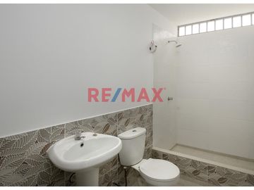 ¡Gran Oportunidad! 
Casa de 4 Pisos en Chorrillos – Ideal para Vivienda o Negocio
📍 Calle Garcilazo de la Vega, Urb. Buenos Aires – Chorrillos

Ár