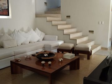 CASA EN FRACCIONAMIENTO REAL LAS QUINTAS