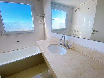 Departamento con cochera - Beccar Av Centenario  al 2000 - venta y alquiler