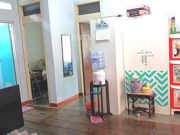 Dijual Rumah Klasik 5 Menit Jalan Kaki Ke MRT