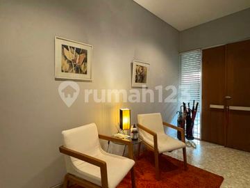 Rumah Modern Lokasi Terdepan di Cinere