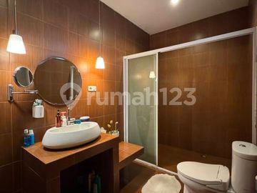 Rumah Modern Lokasi Terdepan di Cinere