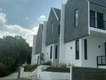 Hunian mewah ala villa sejuk asri Di kodya dkt SMAN 24 BANDUNG