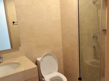 Apartemen 4+1 BR Fully Furnished Holland Village Cempaka Putih