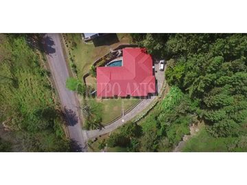 Oportunidad Única! Se Vende Casa Con Vistas Impresionantes en Sora
