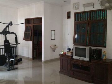 Rumah 2 lantai, shm, di jalan utama, bebas banjir, perumahan maharaja, pancoran mas