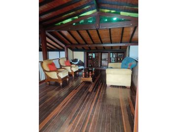 SE VENDE CHALET EN MONTENEGRO