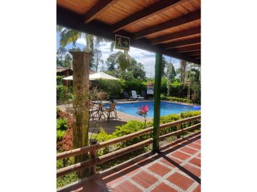 SE VENDE CHALET EN MONTENEGRO