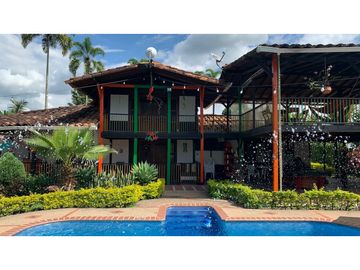 SE VENDE CHALET EN MONTENEGRO