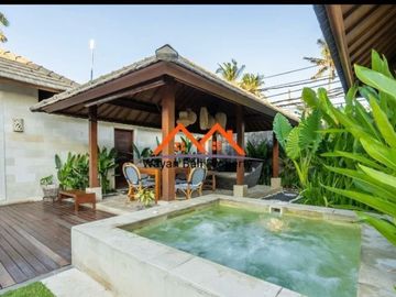 Villa Mewah Pinggir Jalan Batu Belig Seminyak