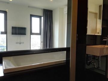 1 Bedroom Condo for sale at Rhythm Sukhumvit 36-38