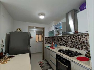 VENDO APARTAMENTO, 3 ALCOBAS, PISO 13, MIRAMAR