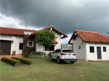 FINCA EN VENTA CON PISCINA, 10 HECTAREAS EN SORA CERCA ALTOS DEL MARIA