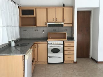 Hermosa casa de 2 plantas en Country Solar del Bosque - Canning