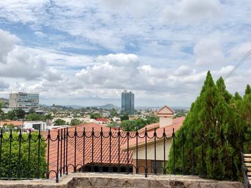 SE VENDE CASA EN COLONIA PITIC MIRADOR HERMOSILLO