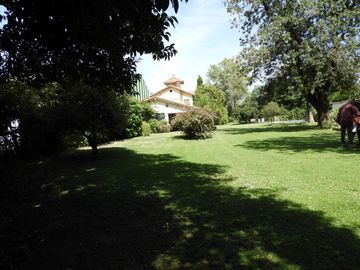 EXCELENTE QUINTA CON DOS VIVIENDAS, PARQUE, QUINCHO Y PISCINA A METRO DE ESTACIÓN GARIN Y A NUEVE CUADRAS DE PANAMERICANA EN GARIN, ESCOBAR, BUENOS AI