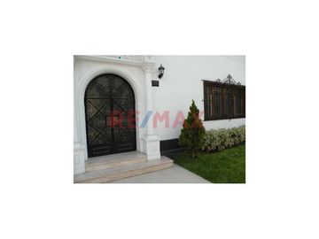 ALQUILO: Casa/Oficina en TERUEL 350 en Miraflores  de 379 m2 , ideal consulados o embajadas, u oficina. a pta. cerrada. De 1 Piso, con 2 Puertas de in