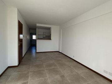VENTA DEPARTAMENTO Semipiso UN DORMITORIO - Amplios balcones al frente - ENTREGA INMEDIATA - Mendoza 2800