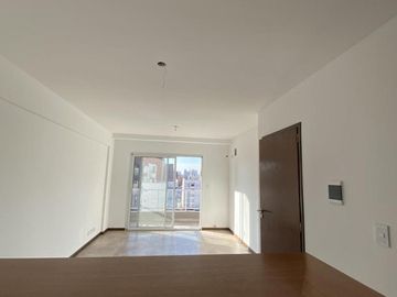 VENTA DEPARTAMENTO Semipiso UN DORMITORIO - Amplios balcones al frente - ENTREGA INMEDIATA - Mendoza 2800