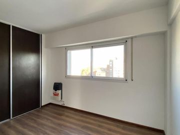VENTA DEPARTAMENTO Semipiso UN DORMITORIO - Amplios balcones al frente - ENTREGA INMEDIATA - Mendoza 2800