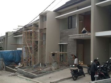 Rumah Citeureup Cimahi 100m ke SMK Kesehatan Diskon 20 juta.