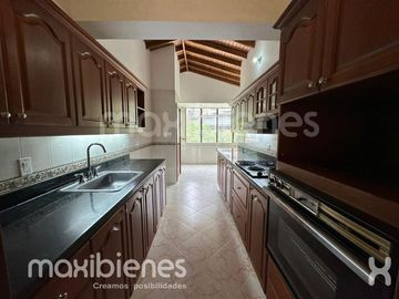 apartamento en arriendo en el tesoro. Cod A69919