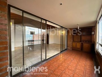 apartamento en arriendo en el tesoro. Cod A69919
