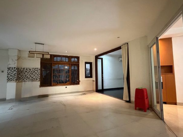 RUMAH 3 LANTAI DI GATOT SUBROTO TENGAH DENPASAR