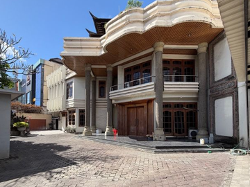 RUMAH 3 LANTAI DI GATOT SUBROTO TENGAH DENPASAR