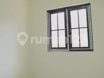 Rumah Pinggir Jalan Ciganjur Jakarta Selatan