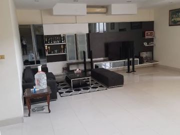 Rumah minimalis modern di perumahan Dian Istana Umsse