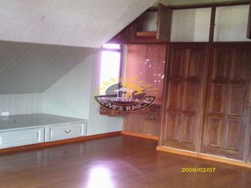Casa de venta en Av. 10 de Agosto – código:10637