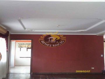 Casa de venta en Av. 10 de Agosto – código:10637