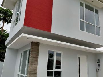 Rumah Premium Cluster mewah cantik Ala Villa sejuk di Riung Bandung