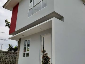 Rumah Premium Cluster mewah cantik Ala Villa sejuk di Riung Bandung