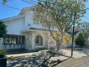 Rumah PUTAT INDAH TENGAH siap huni HOOK MEWAH