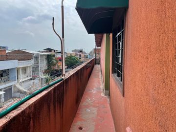 casa en venta en atanasio girardot. Cod V108195