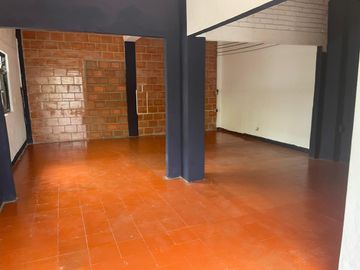 casa en venta en atanasio girardot. Cod V108195