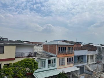 casa en venta en atanasio girardot. Cod V108195