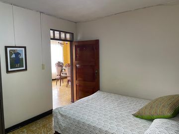 casa en venta en atanasio girardot. Cod V108195