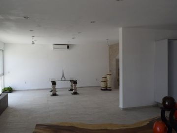 VENTA OPORTUNIDAD CASA DE CAMPO CON SALON DE