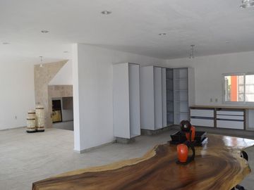 VENTA OPORTUNIDAD CASA DE CAMPO CON SALON DE