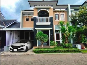 Rumah Modern utara Hartono Mall lingkungan perumahan concat