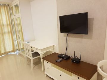 For Rent Cozy Furnished Studio Apartment at Kemang