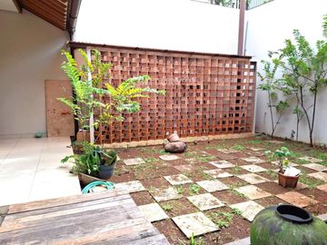 Rumah Di Jalan Suplir Griya Loka BSD 7609